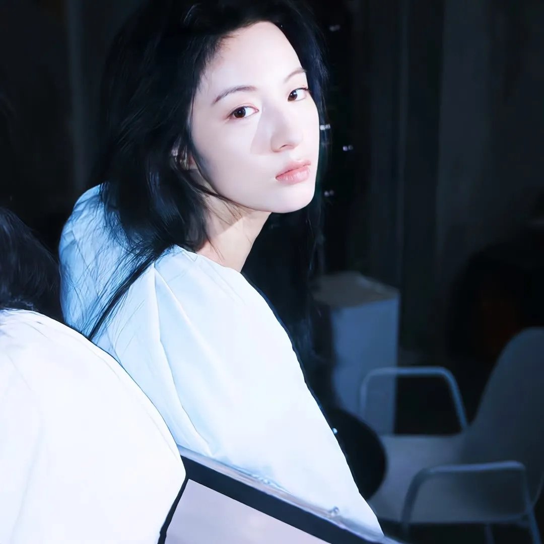 劳拉·马尔斯的眼睛